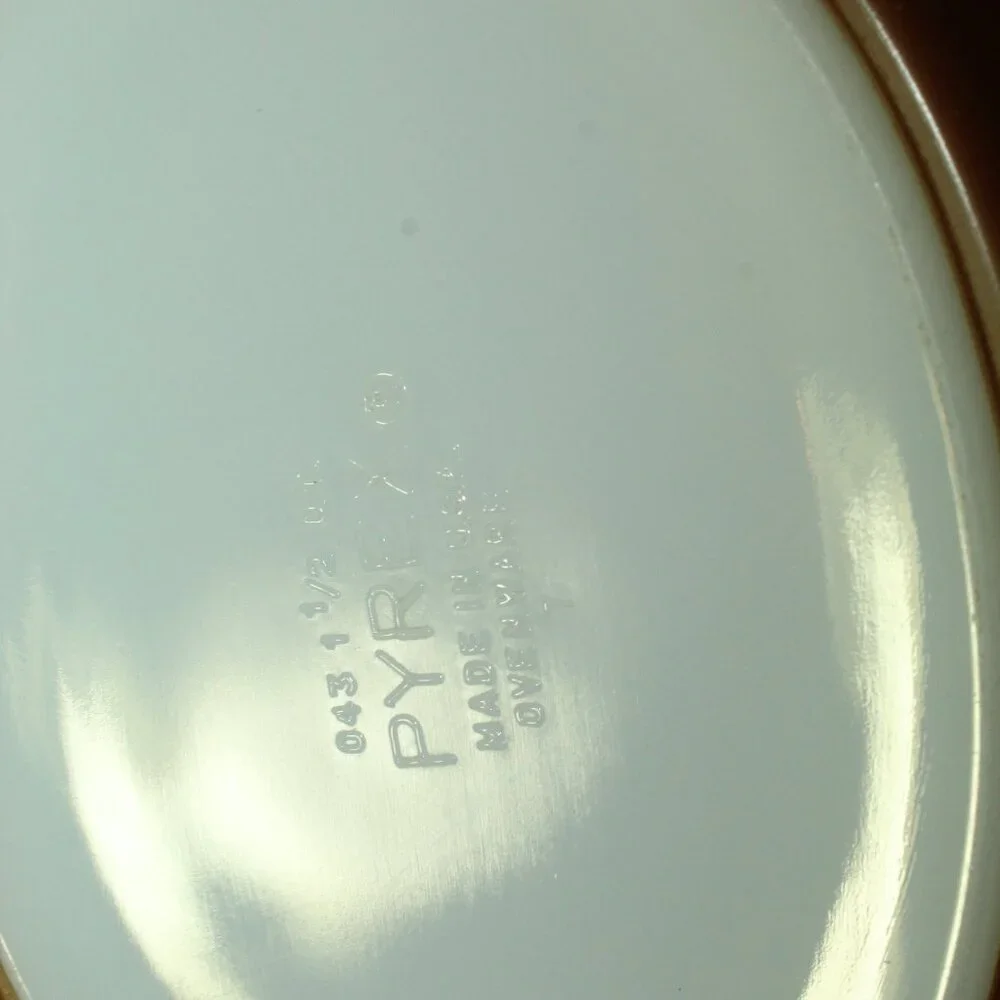 Vintage Pyrex - 3 pc Brown Early American Oval Casserole 043 1.5 QT. w Lid /473
